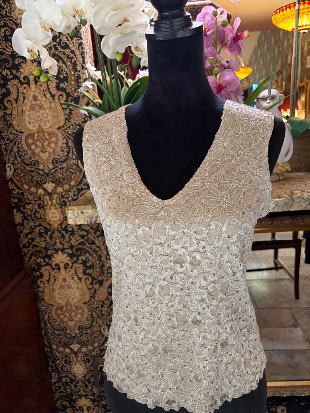 Exquisite Shell in Bridal Lace